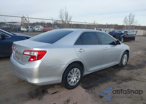 2012 Toyota Camry Le z USA, uszkodzony, nr VIN 4T4BF1FK6CR170383